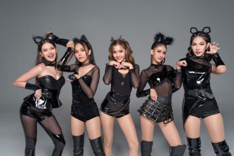 สวย แซ่บ มงลงยกกรุ๊ป‘MISS ESAN’  ส่ง‘ด้วยรักและปลาทู2021’เปิดตัว