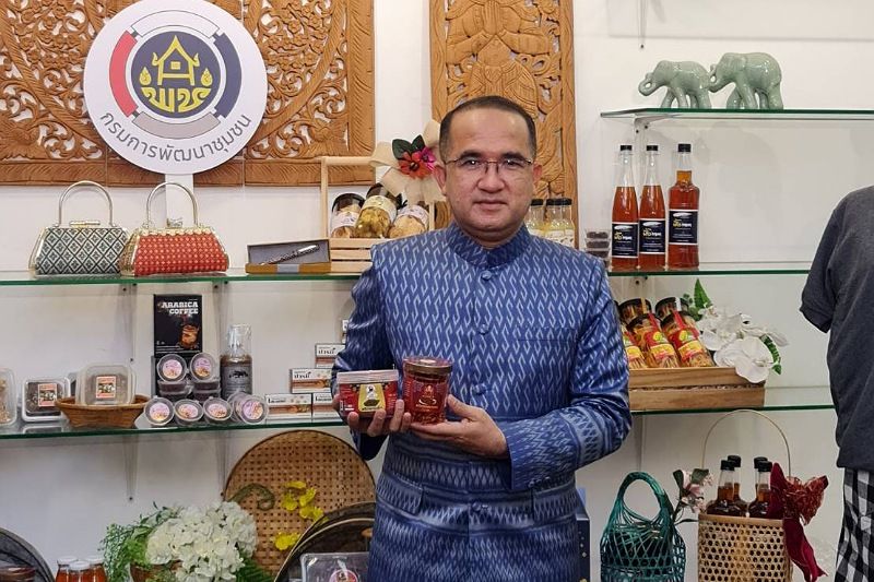 กรมการพัฒนาชุมชน ชู ผลิตภัณฑ์ 'คชานุรักษ์' หนุนสร้างอาชีพเศรษฐกิจชุมชนให้ยั่งยืน พร้อมขยายช่องทางออนไลน์เสิร์ฟสินค้าชุมชนสู่ตลาดโลก