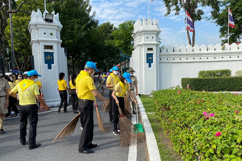 'ตรีนุช'เปิดโครงการ ศธ. จิตอาสาบำเพ็ญประโยชน์ พร้อมร่วมทำความสะอาดรอบศธ.