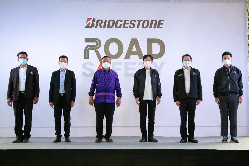 บริดจสโตน นำร่องจัดทำโครงการ “Bridgestone Global Road Safety”