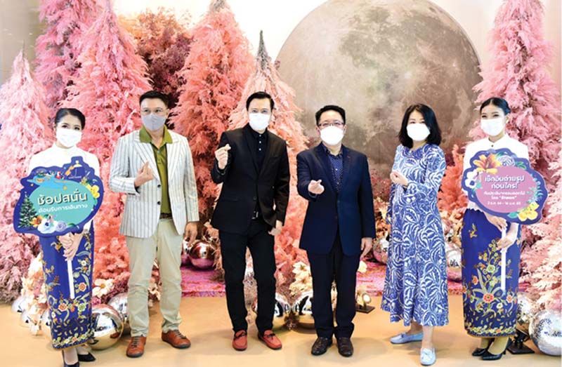 KING POWER HOLIDAY CHECK - IN@ ภูเก็ต  ครั้งแรกกับสีสันแห่งดอกไม้ และสตรีทฟู้ดร้านดัง