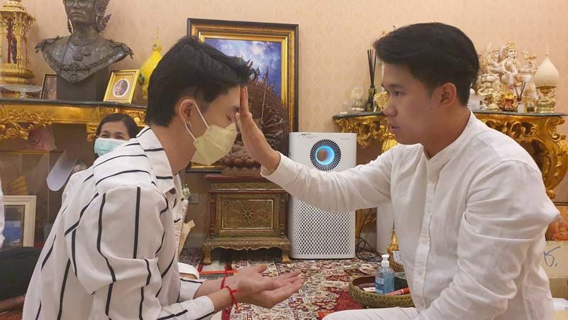 ‘ออย,เคน’ดีเจคู่หูสายมู! เสริมสิริมงคลกับอาจารย์เชียง