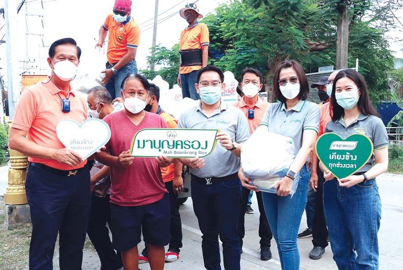 ข้าวมาบุญครอง เดินหน้าช่วยเหลือผู้ประสบอุทกภัยอย่างต่อเนื่อง