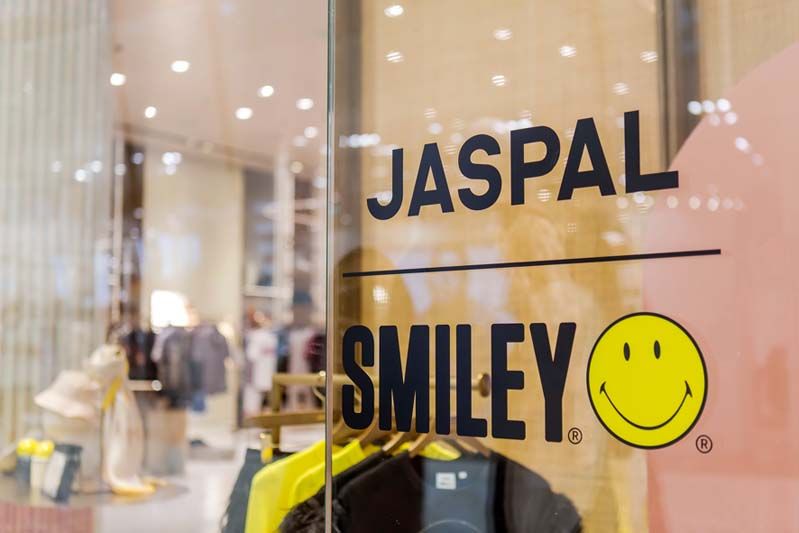 5 เรื่อง (ไม่ลับ) กับ JASPAL X SMILEY  คอลาบอเรชั่นล่าสุดในวงการแฟชั่นไทย