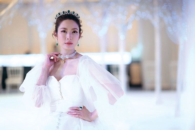 อลังการส่งท้ายปี‘บิวตี้ เจมส์’จัดเต็มแฟชั่นโชว์  เครื่องประดับอัญมณีชิ้นไฮไลท์มูลค่ากว่าร้อยล้านบาท