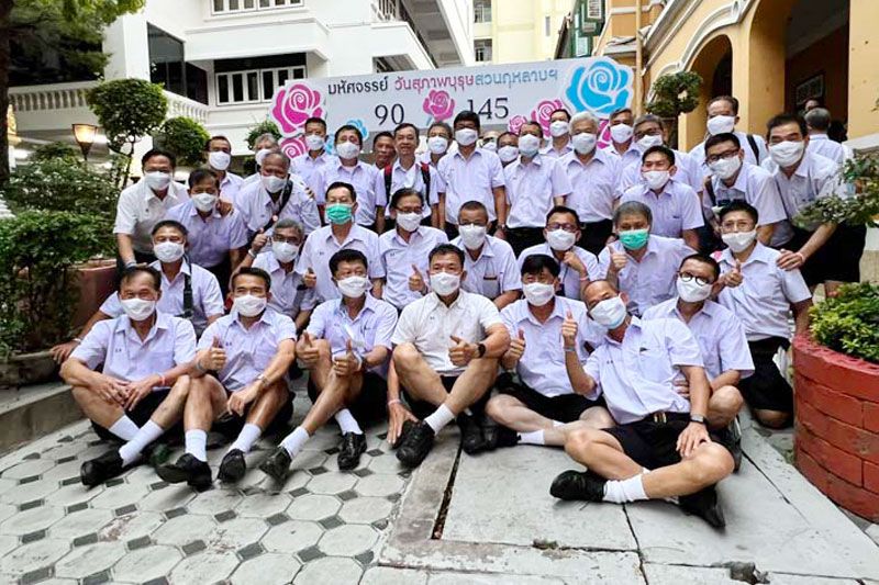osk90 แต่งชุดนักเรียนย้อนเวลา50ปีร่วมกิจกรรมรับน้องสู่แดนสวนฯ64 เป็นปีที่ 10