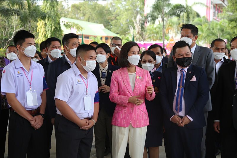 'ตรีนุช'เดินหน้าสานต่อโรงเรียนคุณภาพ สร้างเครือข่ายพัฒนานักเรียน