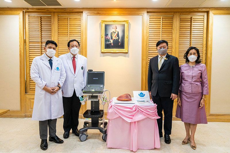 กลุ่มเซ็นทรัล ส่งพลังใจให้ผู้ป่วยมะเร็งในสตรี มอบเครื่องอัลตราซาวนด์ และวิกผมแท้ ในโครงการ Women Cancer