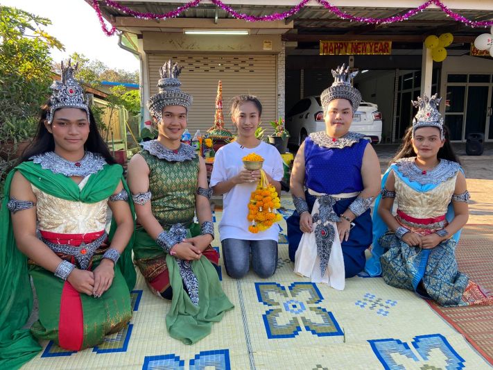 'ออยเลอร์'บวงสรวงปู่พญานาคหน้าบ้าน เปิดฤกษ์ เปิดชัย เปิดโชครับปีใหม่