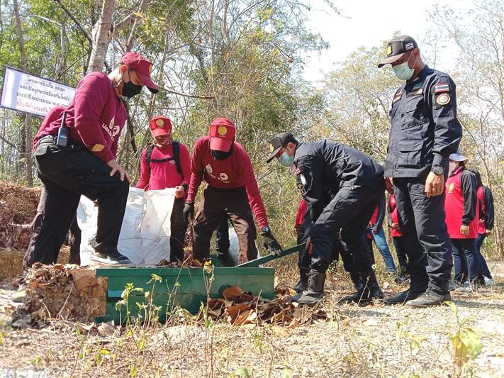 ‘ชิงเก็บ-ลดเผา’  แก้ปัญหา‘ไฟป่า-ฝุ่นพิษ’ลำปาง
