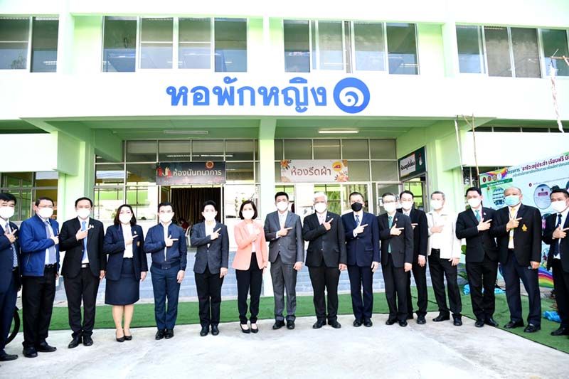 ‘ตรีนุช’ ให้โอกาสนักเรียนตกหล่น  เข้าโครงการ‘อาชีวะอยู่ประจำ เรียนฟรี มีอาชีพ’