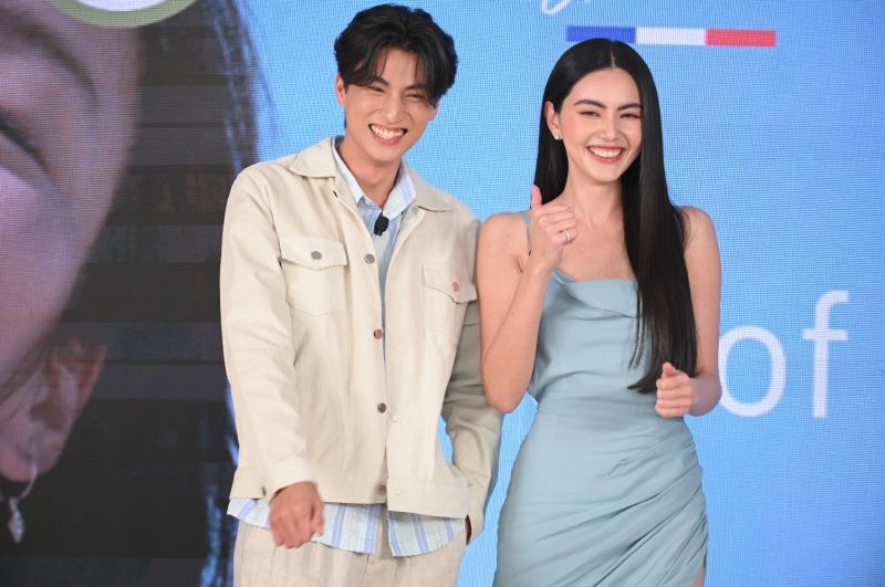 'อีฟโรเช่' เปิดตัวแคมเปญ ACTs OF LOVE ดึง 'ใหม่-ดาวิกา'ประกบ 'กลัฟ-คณาวุฒิ'