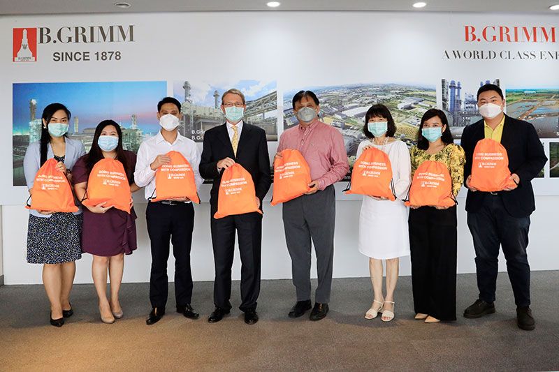 บี.กริม ‘ร่วมใจ สู้ภัยโควิด-19’ ส่งมอบ ‘ถุงแห่งความห่วงใย’ อุปกรณ์และยาป้องกันโควิด ดูแลสุขภาพชุมชนทั่วประเทศ