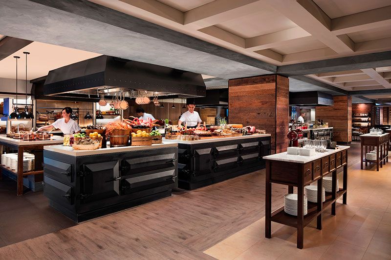 โกจิ คิทเช่น + บาร์ หลากหลายความอร่อยกับบุฟเฟ่ต์จากทุกมุมโลก