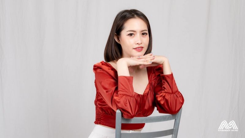 ล้วงประสบการณ์ ‘จูเนียร์ มาริษา’ ศิลปินลูกทุ่งอินดี้ ‘ค่ายข้าวสารมัก (Khaosan Mug)’