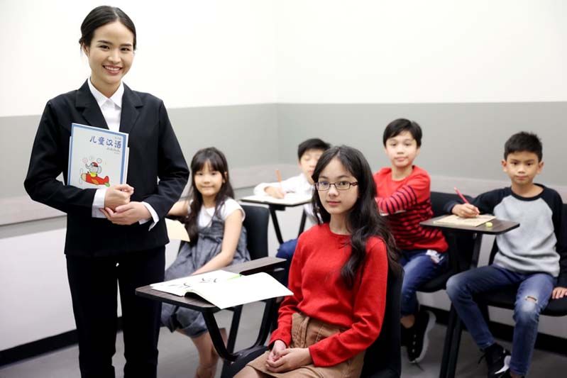 OKLS คงเปิดสอนโรงเรียนทั้ง 8 สาขา  เพิ่มแพลตฟอร์มออนไลน์ ขยายทั่วประเทศ