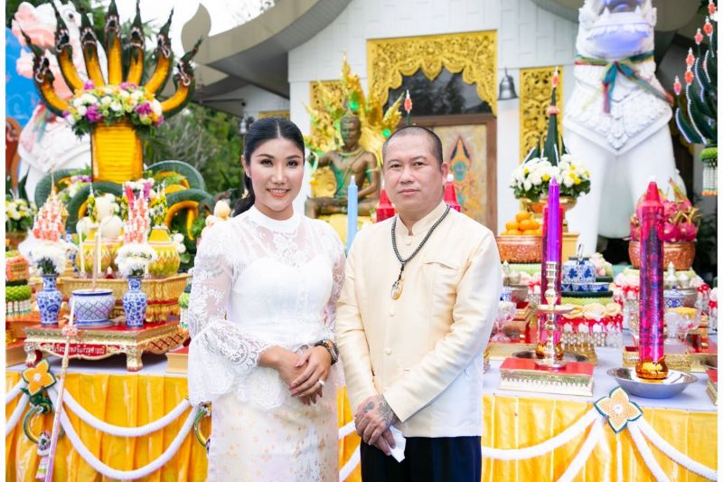 'อาจารย์สุบิน นะหน้าทอง-แม่ครูฟ้าใส'นำทีมจัดงานบุญแห่งปี ฮือฮา! 'ดีเจมะตูม-ธัญญ่า'นำรำบวงสรวงพ่อปู่