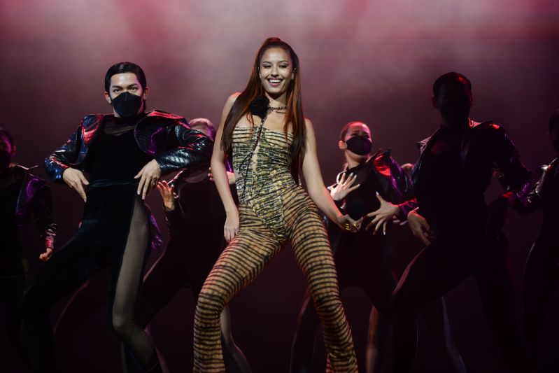 MATCHA สวยสับ!! เพอร์ฟอร์มปัง!! บนเวที 'TOTY MUSIC AWARDS 2021'