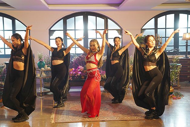 เบื้องหลังความน่ารัก‘ยีนส์-ปพิชญา’ ในกองถ่ายมิวสิกวีดีโอ‘หมั่นเขี้ยว’