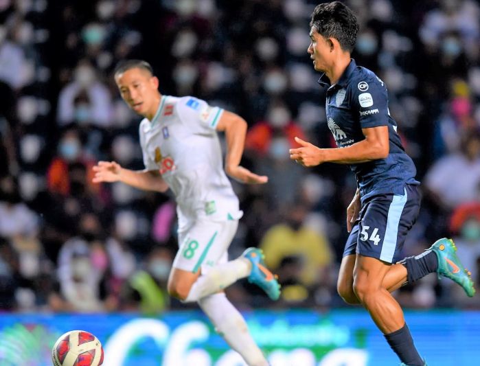 ช็อก! ‘เซาะกราวเจ๊ง’ พ่ายกระต่ายเงินคารัง – ช้างขาวแพ้ไดโนเสาอีก