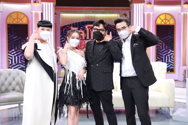 ‘โก้ วศิน’ ชวนเพื่อนซี้ ‘บี๊บ Rooftop’ ย้อนความสนิท พร้อม ‘นิวหนวด’ เมาท์เบื้องหลังเหล่าดารา