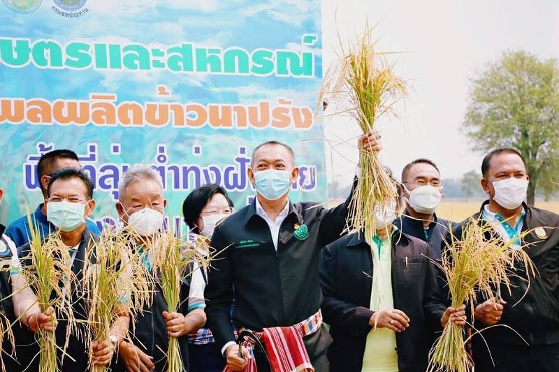 'เฉลิมชัย' ลงพื้นที่ตรวจติดตามการบริหารจัดการน้ำพื้นที่ลุ่มต่ำฝั่งซ้ายคลองชัยนาท-ป่าสัก