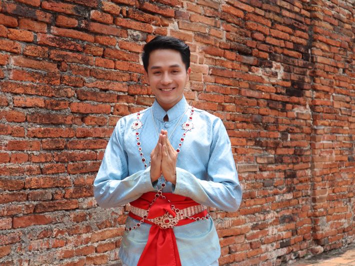 สงกรานต์ปีนี้ตามรอย'อาจารย์โก้ ศุภกร'ไหว้พระสวดมนต์ขอพรรับ'เบญจพิธพร'หน้าพระประธาน 3 วัดดัง จ.อยุธยา