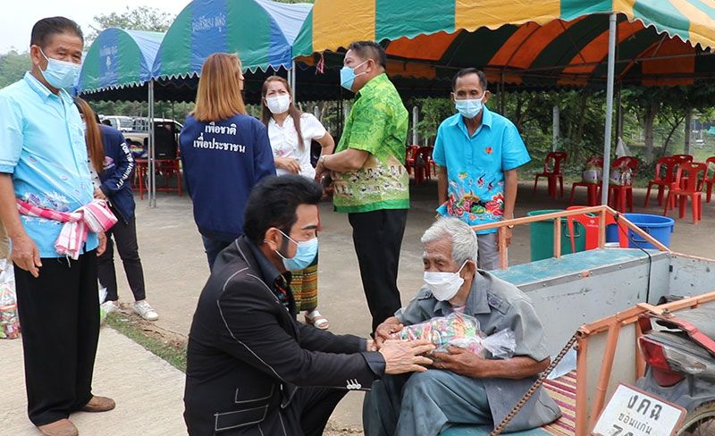 สกู๊ปพิเศษ : ‘ศรัณย์วุฒิ’หัวหน้าพรรคเพื่อชาติ ถือฤกษ์!  ล้างเท้าปู่ทวด 5 แผ่นดินเพื่อความเป็นสิริมงคล