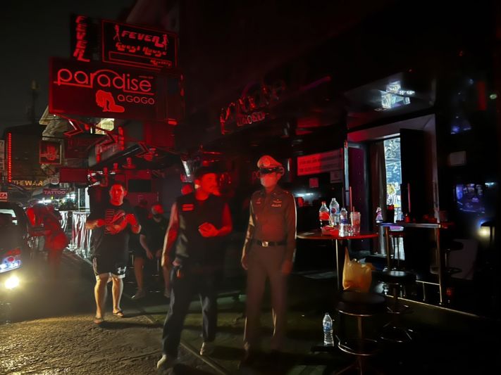 จับอะโกโก้พัทยา  เปิดเกินเวลาฝ่าฝืนคำสั่งจังหวัด  ดำเนินคดีเจ้าของร้าน