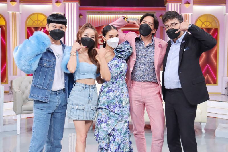 ‘แทค ภรัณยู’ ชวนเพื่อนซี้ ชมพู่ ก่อนบ่าย’ ย้อนความสนิท พร้อมเล่าโมเมนต์ชีวิตคู่สุดแฮปปี้