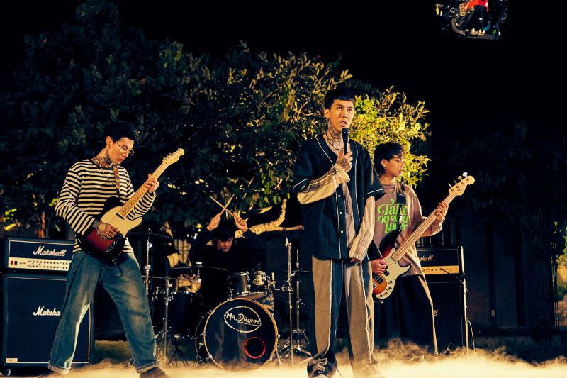 ติดโควิด-19 รับยอดวิวเพลงพุ่ง 32ล้าน เจ้าของเพลงฮิต 'เสแสร้ง (Pretend)' 2 หนุ่มวง'Paper Planes'
