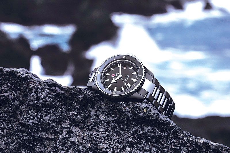 เผชิญหน้าทุกความท้าทาย RADO Captain Cook High-Tech Ceramic Diver