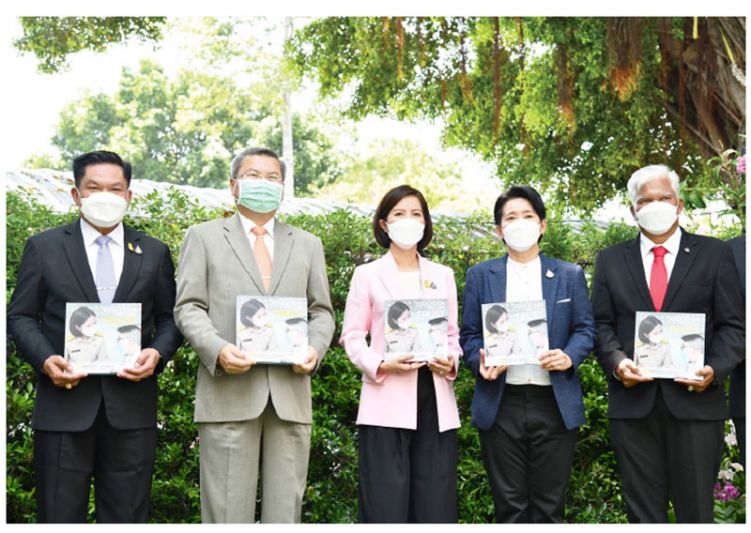 'อาชีวะอยู่ประจำ เรียนฟรี มีอาชีพ' หนึ่งในผลงาน 'ตรีนุช เทียนทอง' 1 ปี