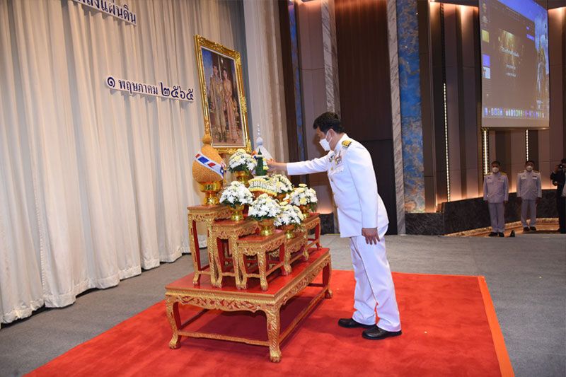 ‘ปลัดมท.’ประธานพิธีพระราชทาน ‘พระพลังแผ่นดิน’ ให้แก่ผู้ว่าฯทั่วประเทศ