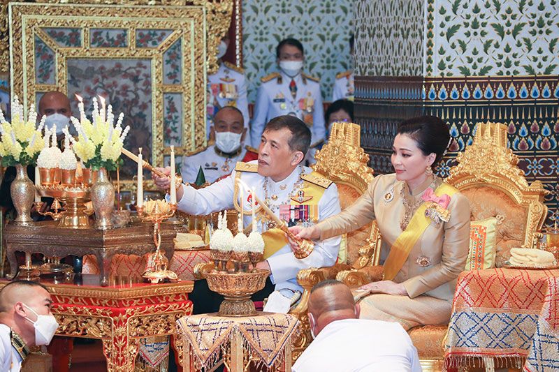 'ในหลวง-พระราชินี'เสด็จฯในการพระราชพิธีฉัตรมงคล พุทธศักราช 2565