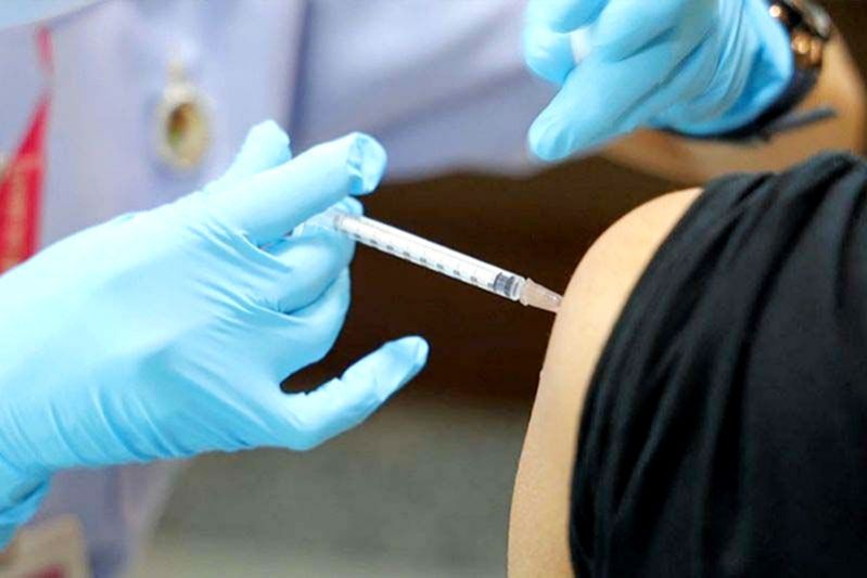 ผลการศึกษาในฮ่องกงชี้วัคซีนซิโนแวค 3 เข็ม  ป้องกันอาการป่วยรุนแรงจากการติดเชื้อโอมิครอนได้ดี