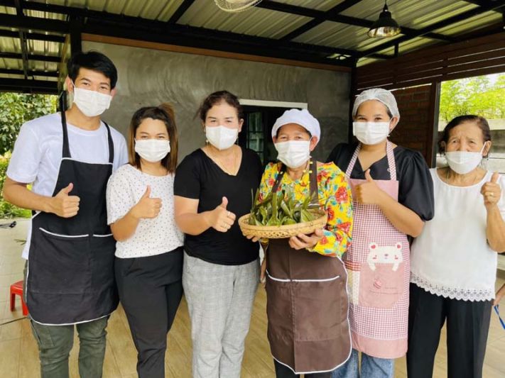 สกู๊ปพิเศษ : ขนมสอดไส้ (หนมค่อม) ป้าสุดใจ ของอร่อยที่ต้องตามไปชิม