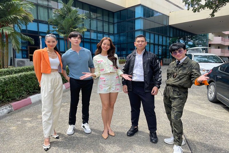อว. ชวน ‘โบว์ เมลดา’ ย้อนวันวานคืนรั้วพ่อขุนฯ ประเดิม ‘ออนเดอะเวย์’
