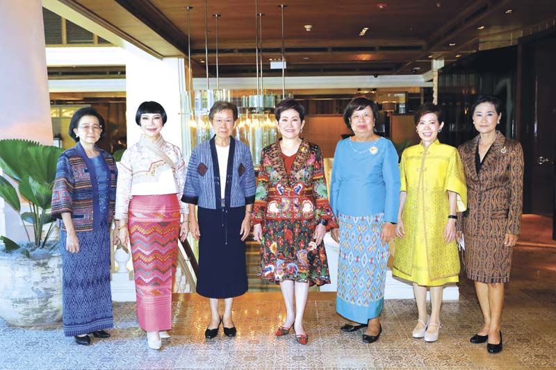 สสธวท จัดงาน‘สยามพัสตรา ภูษาสง่าศิลป์’ เฉลิมพระเกียรติ 90 พรรษา สมเด็จพระบรมราชชนนีพันปีหลวง