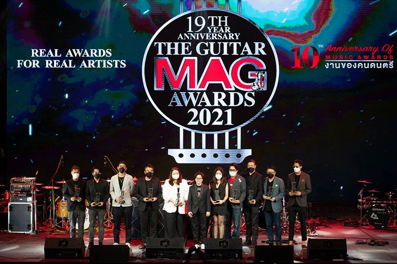 ภาพประวัติศาสตร์วงการเพลงไทยการรวม10ค่ายเพลงยักษ์ใหญ่รับรางวัล 'Partnership Awards'