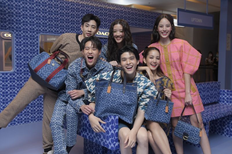 'บิวกิ้น-สกาย-ออฟ' พร้อม 3 สาว 'ณิชา-จูเน่-โบว์' ร่วมงาน Coach