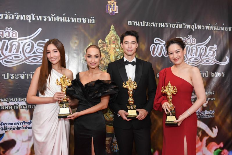 'แมทธิว-ได๋-แคท-น้ำ'ยกทีมช่องโมโนเข้ารับรางวัล'พิฆเนศวร'แห่งความภาคภูมิใจ