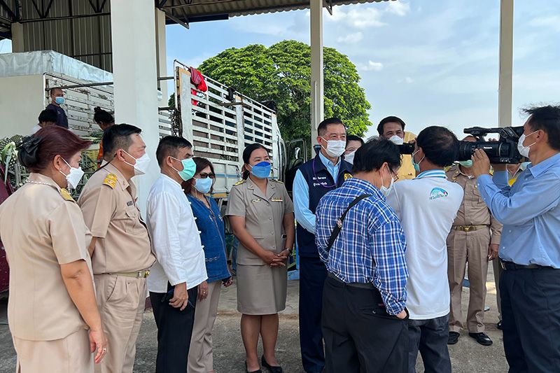 กรมการค้าภายใน กระทรวงพาณิชย์ ร่วมกับจังหวัดลำปางกระจายสับปะรดออกนอกแหล่งผลิต