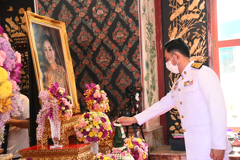 ศน.จัดพิธีเจริญพระพุทธมนต์ เนื่องในวันเฉลิมพระชนมพรรษา สมเด็จพระนางเจ้าฯ พระบรมราชินี 3 มิ.ย.
