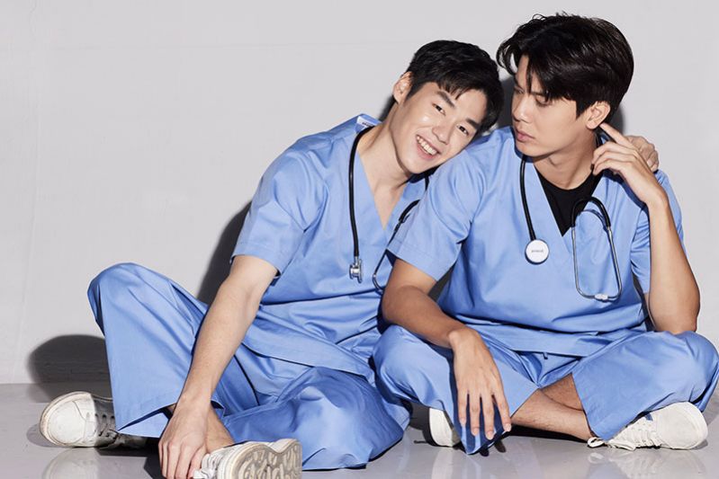 ‘โอ๊บ-ธนดล’ จากหมอตัวจริงสู่เส้นทางบันเทิง