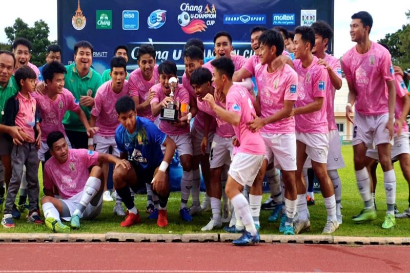 ‘นักเตะตราพระเกี้ยว’ คว้าแชมป์ช้างยูแชมเปี้ยนคัพ