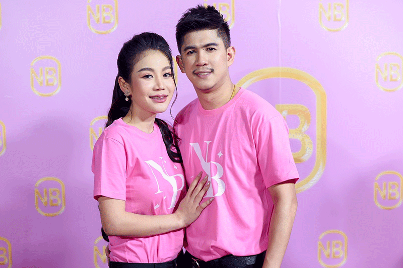 ‘ครูเบียร์’ ควง ‘เนเงิน’ ฉลองความสำเร็จสบู่เอ็นบี NB นวัตกรรมความงามรวมในก้อนเดียว