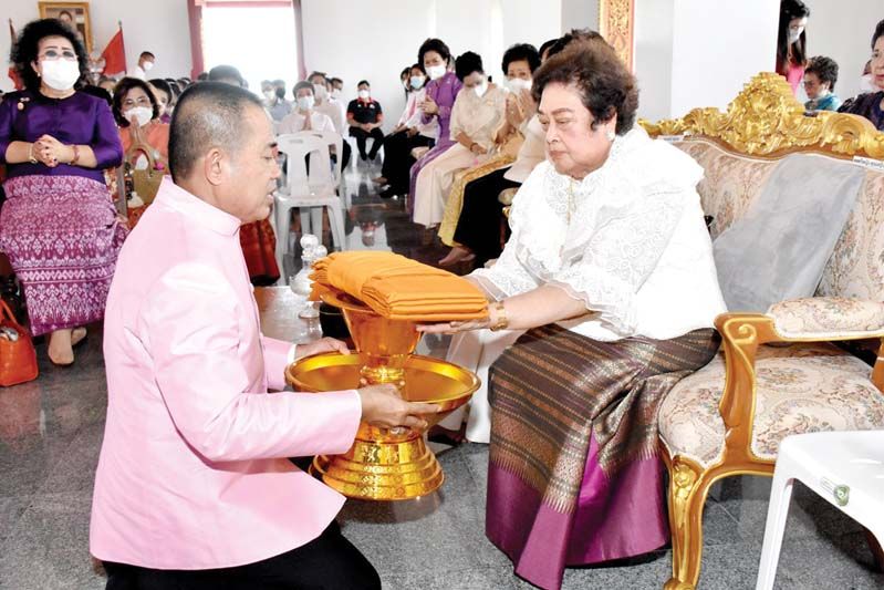 สภาสังคมสงเคราะห์ฯ-สภาแม่ดีเด่นฯ และ มูลนิธิพลเอกสิงหาฯ ร่วมเป็นเจ้าภาพทอดผ้าป่าสามัคคี