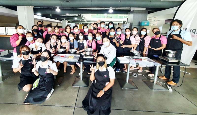 ม.ศรีปทุม อบรม ‘เมนูเบเกอรี่อบ’ ครู รร.บางบัว