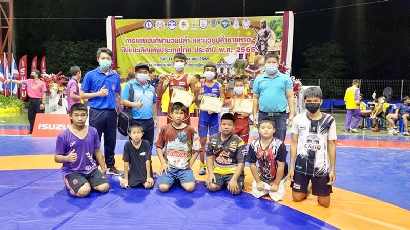 รร.บ้านน้ำพรม คว้า 4 เหรียญเงิน  มวยปลํ้าระดับประเทศ